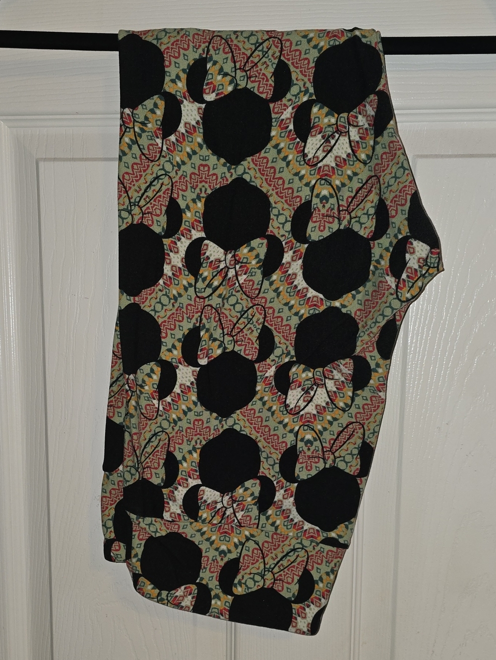 LuLaRoe Black, Cream & Multicolor Patterned Leggings